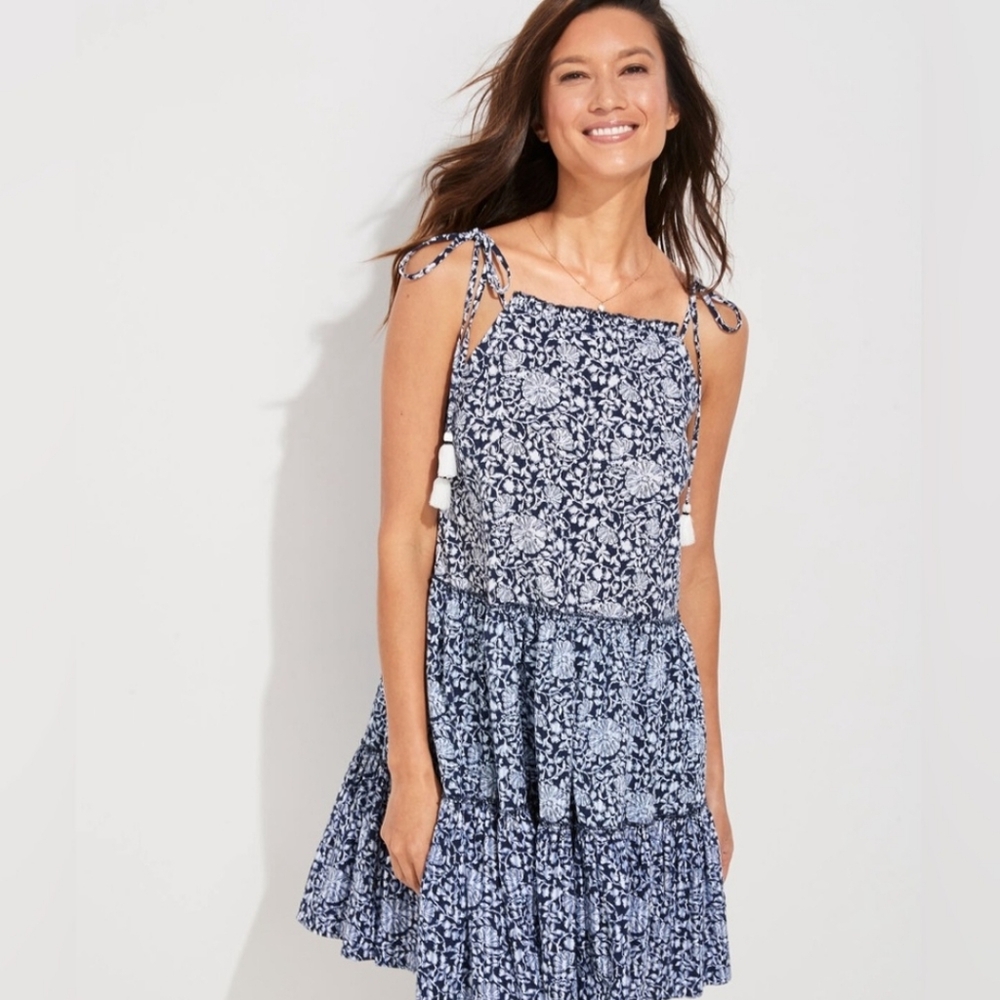 Vineyard Vines Floral Tiered Seersucker Blue and White Floral Dress Size Large